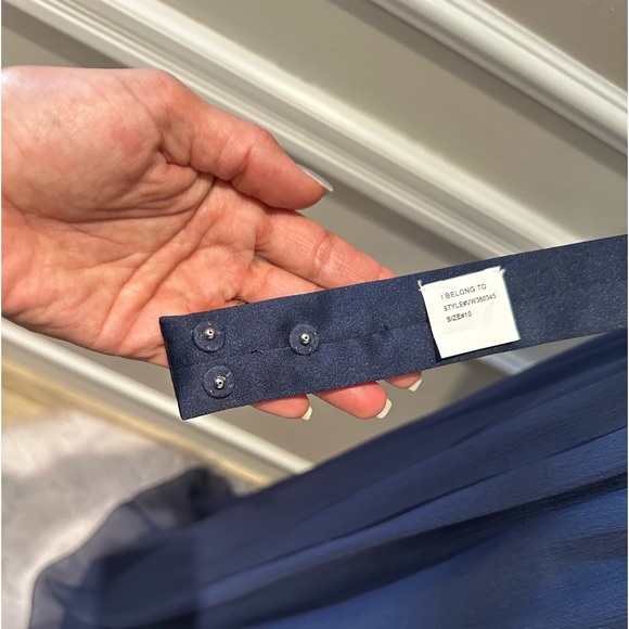 White Vera Wang Navy Women's Spaghetti Strap Long formal designer evening gown - Picture 8 of 16